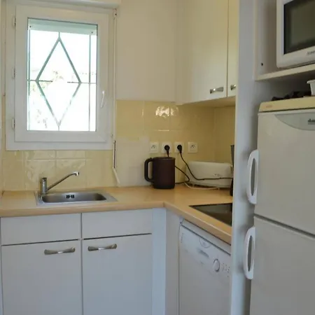 Sm320-164 Maxime 3 Pieces 6 Couchages Parking Et Piscine * Sainte-Maxime